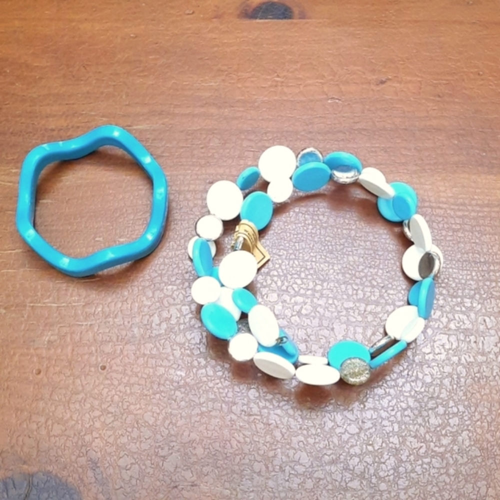 BOGO. Vintage turquoise and white jewelry - plastic